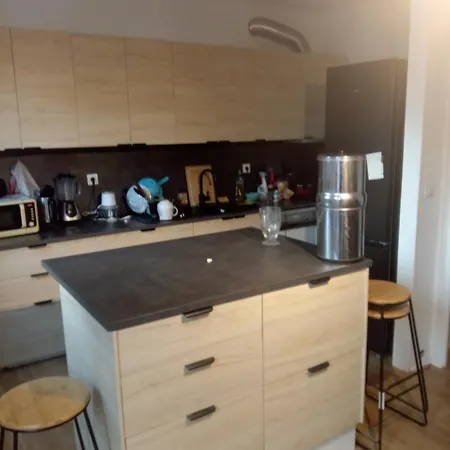 Maison Dans Un Ecrin De Verdure